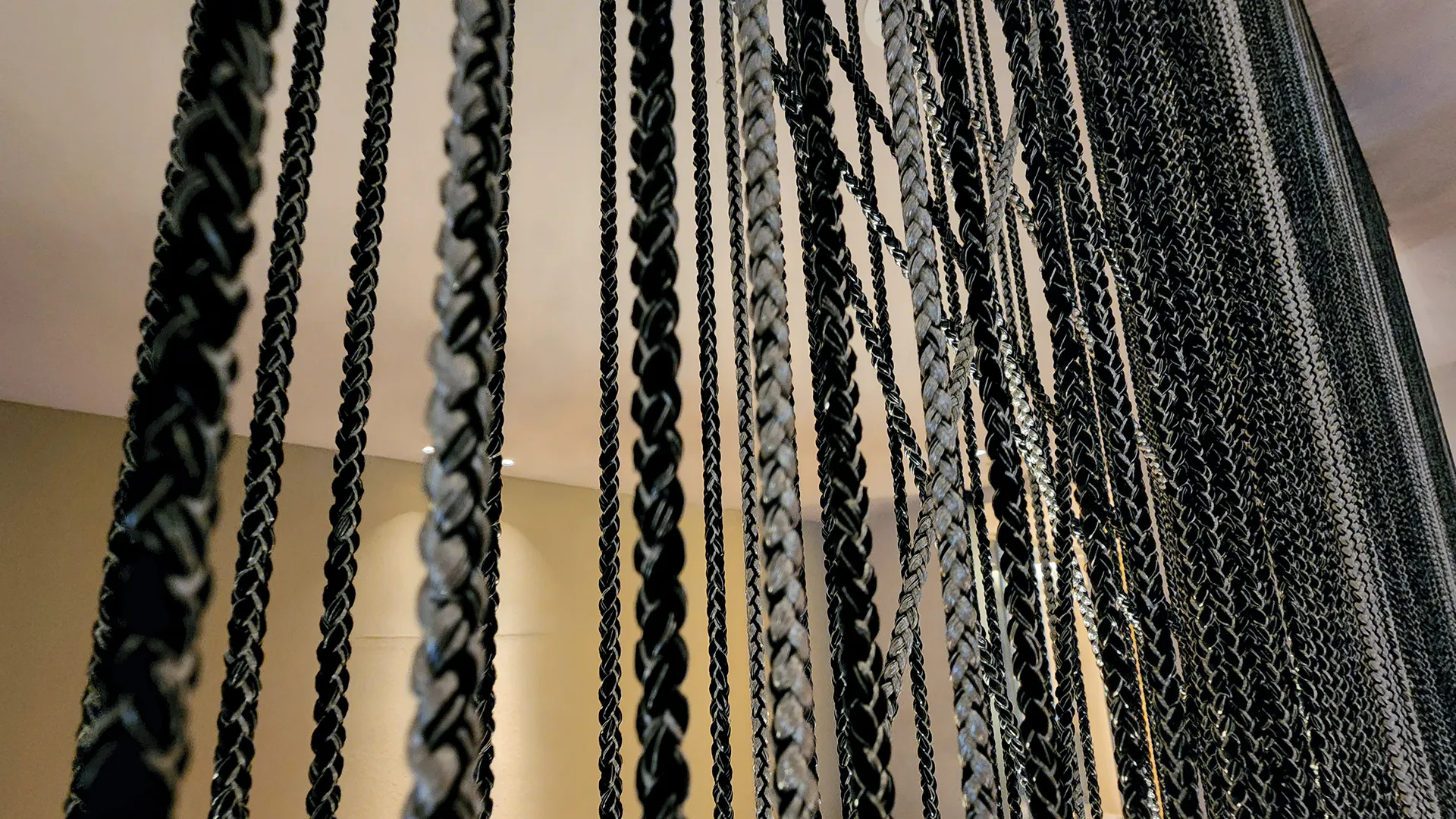 組紐パーテーション紗斜の様子